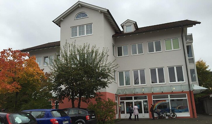 Das Bild zeigt das Gebäude, in dem das FAN Penzberg zuhause ist
