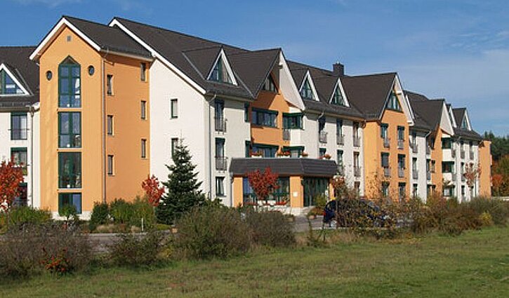 Auf dem Bild ist das Seniorenheim in Friedensau zu sehen.