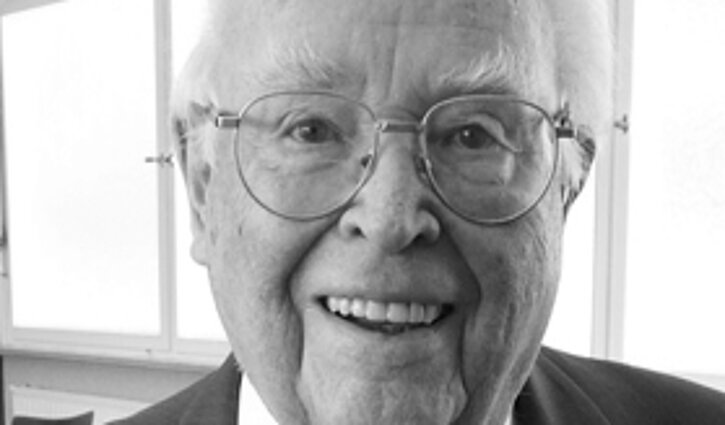 Das Bild zeigt den hoch betragten Prof. Dr. med. Lothar Schmidt