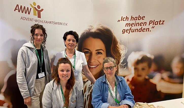 Zu sehen sind die Mitarbeiterinnen des AWW (v.l.n.r.): Julia Pfau, Sina Franz, Nelli Kirchner und Andrea Prowe